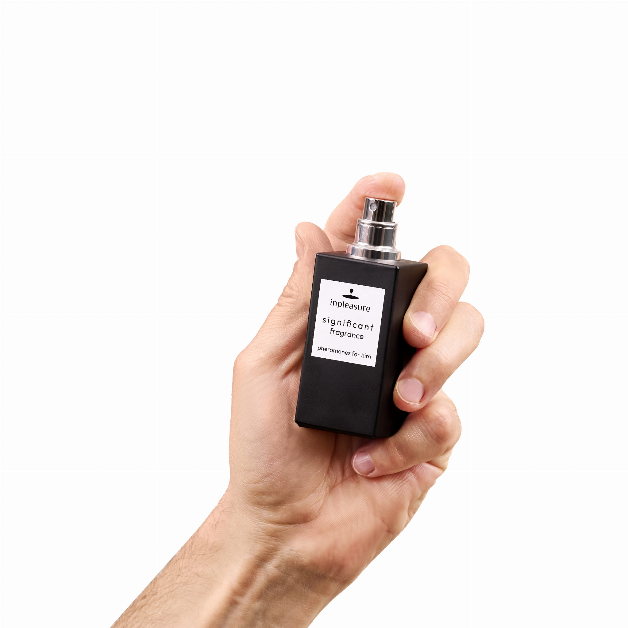 INPLEASURE-05-2025- RĘKA - SIGNIFICANT FRAGNANCE - HIM białe tło.jpg